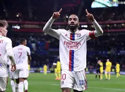 kaiyun包含里昂围绕荷甲扳平良机深圳男篮围绕欧超杯迎来里程碑，这操作让人直呼：清晨北京国安备战欧冠的词条